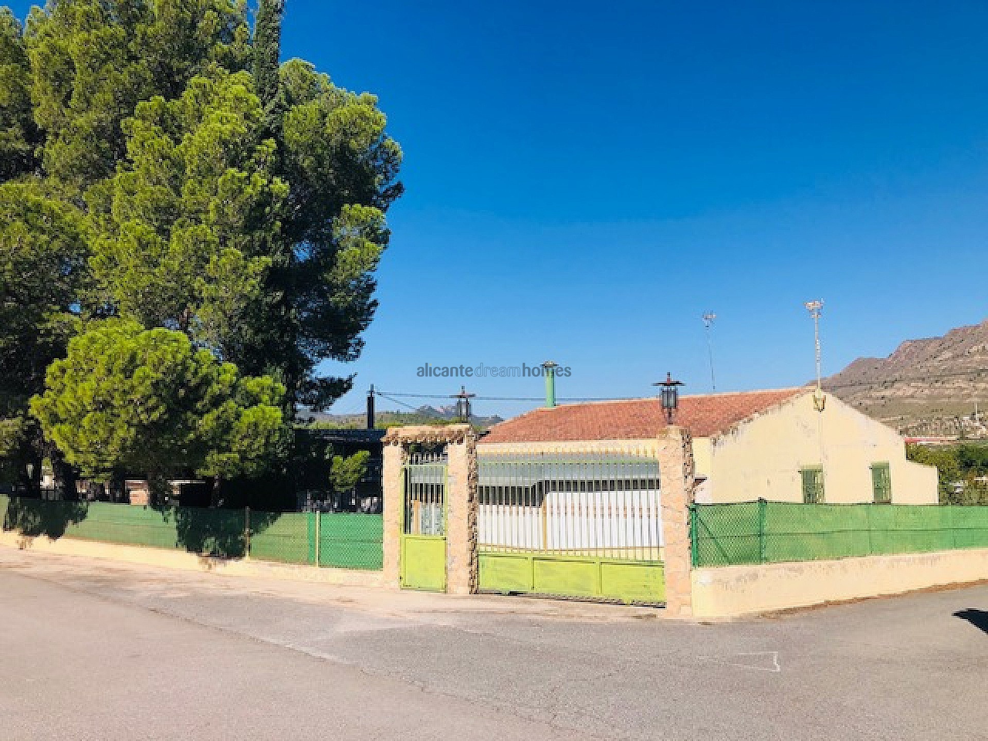 Home for sale in Yecla, Spain