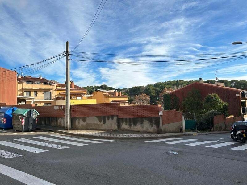 Strategic urban plot in Rubí with high buildability for residential development