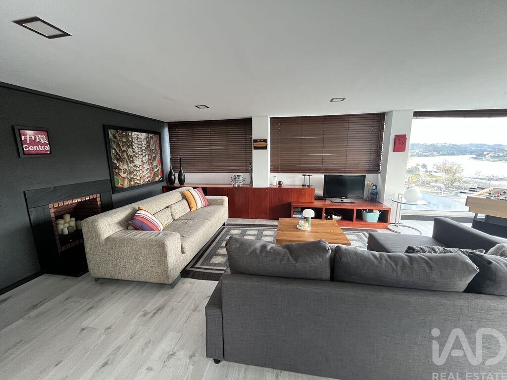 4 bedroom semi-detached house in Gondomar, Valbom e Jovim of 284 sq m