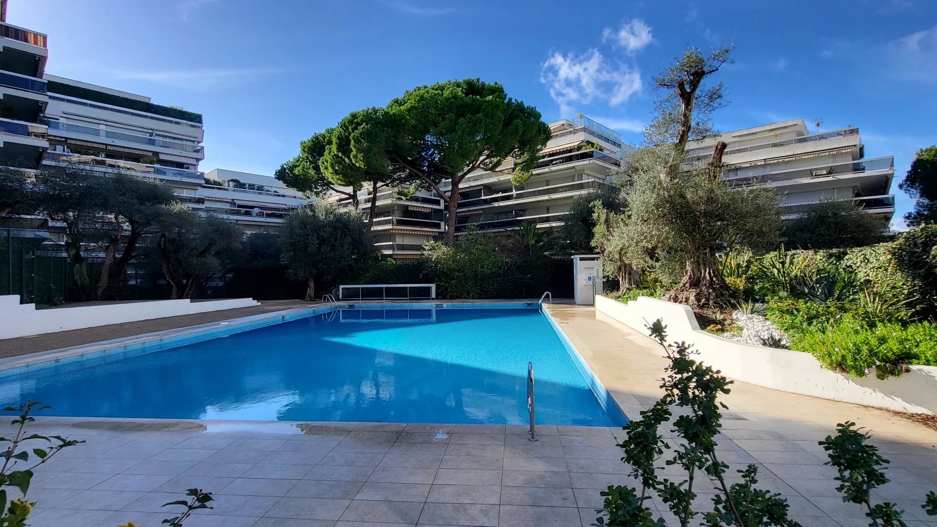 60 sqm 2 berdrooms + terrasse in Antibes - Juan les Pins