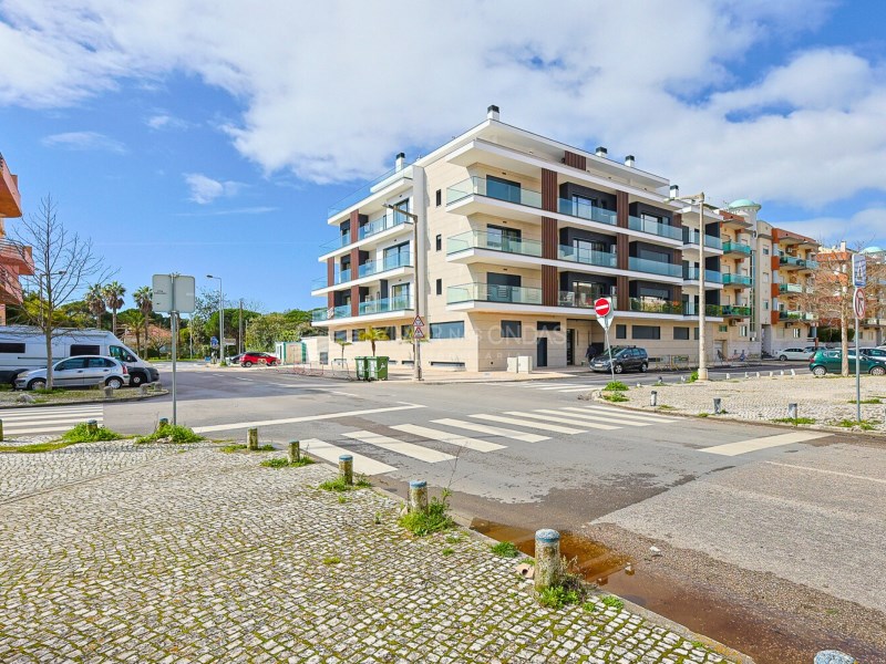 New Luxury Apartments by the Beach - Only 15 Minutes from Lisbon