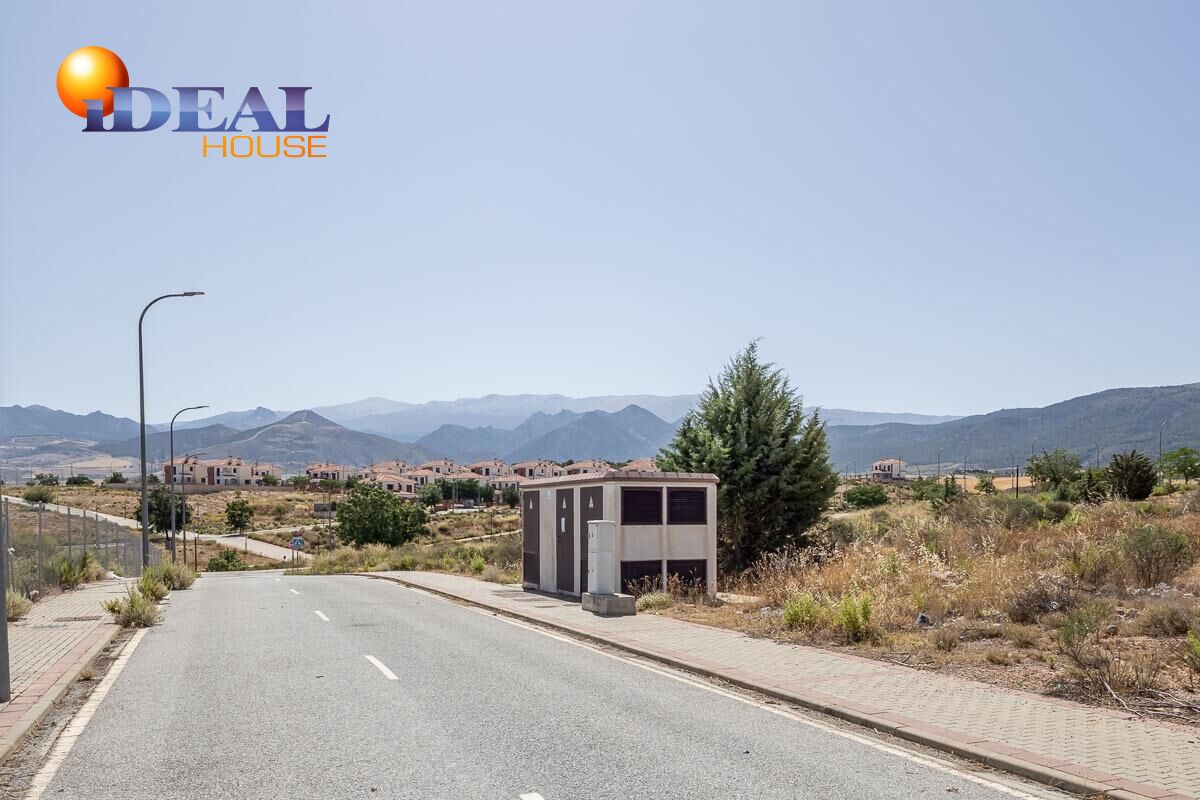 Land for Sale in Otura – 550 m2 Built | Next to the Golf Course