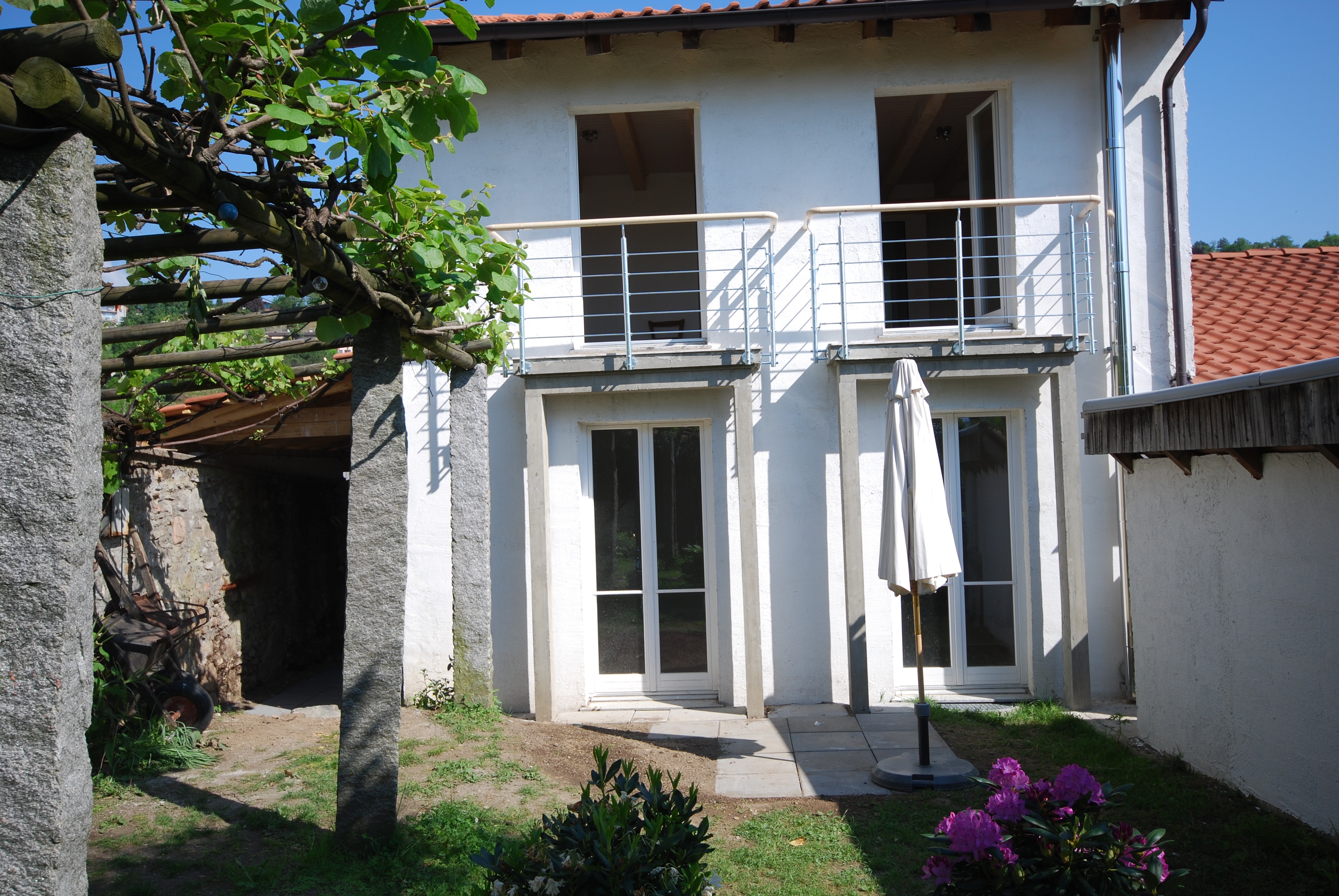 Accogliente casa indipendente di 4.5 locali in posizione privilegiata a S. Pietro di Stabio,