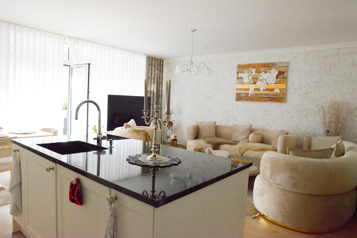 Fully renovated 4-room apartment