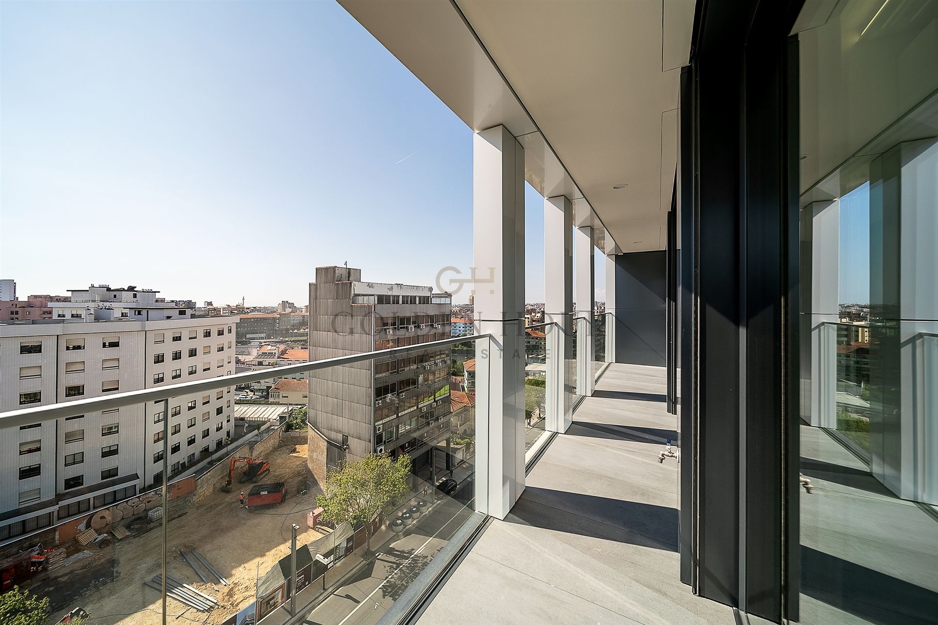 Condo for sale, Porto, Vila Nova de Gaia, Mafamude e Vilar do Paraíso, Portugal (Vila Nova de Gaia, Portugal)