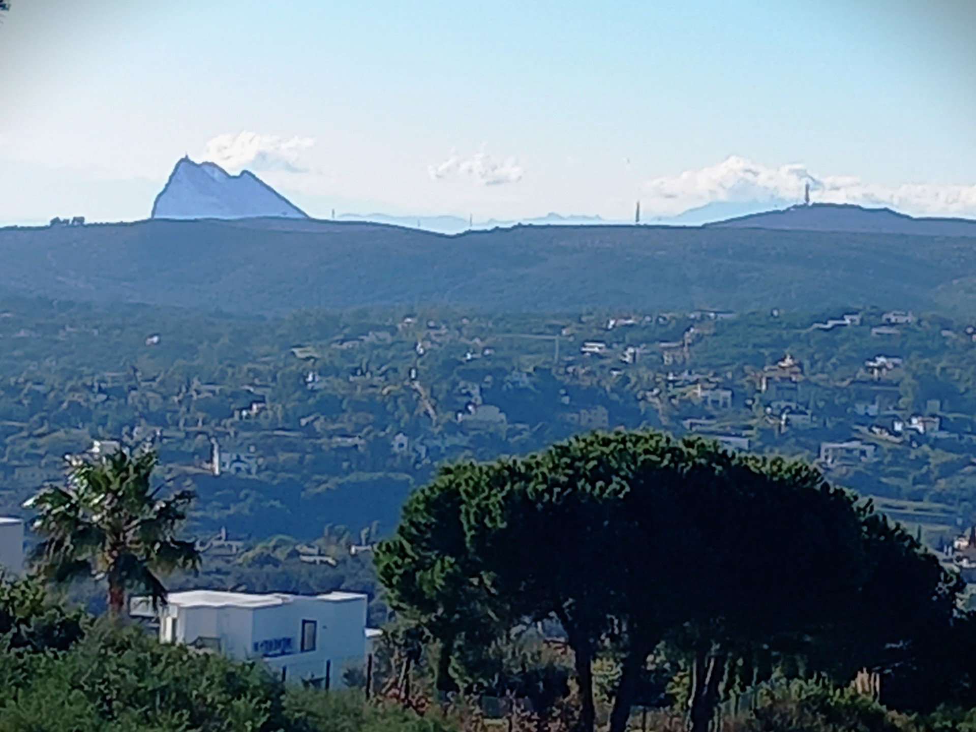 Magnificent plot situated on one of the highest points in La Reserva.