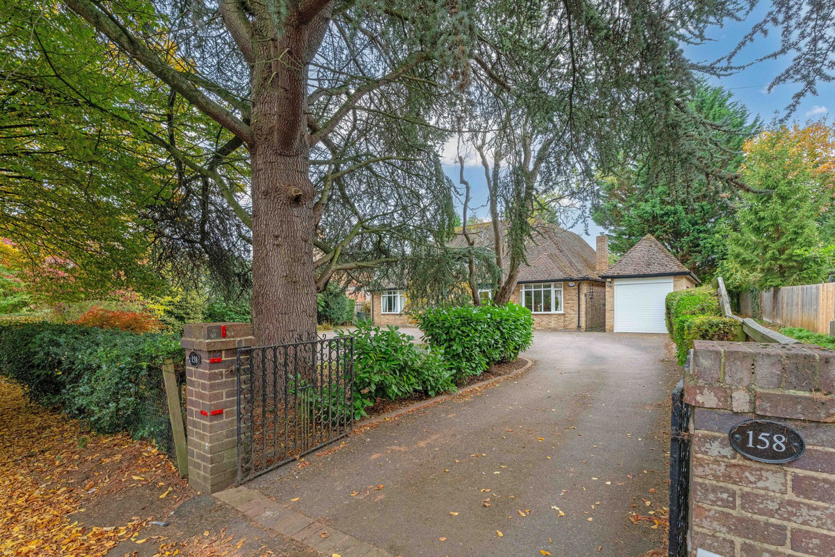 Detached House: for sale in Banbury