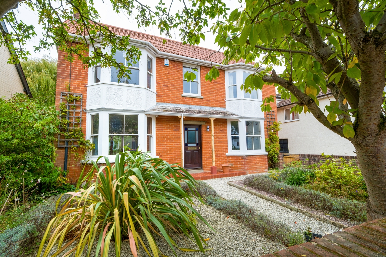 Detached House: for sale in Mendlesham Stowmarket