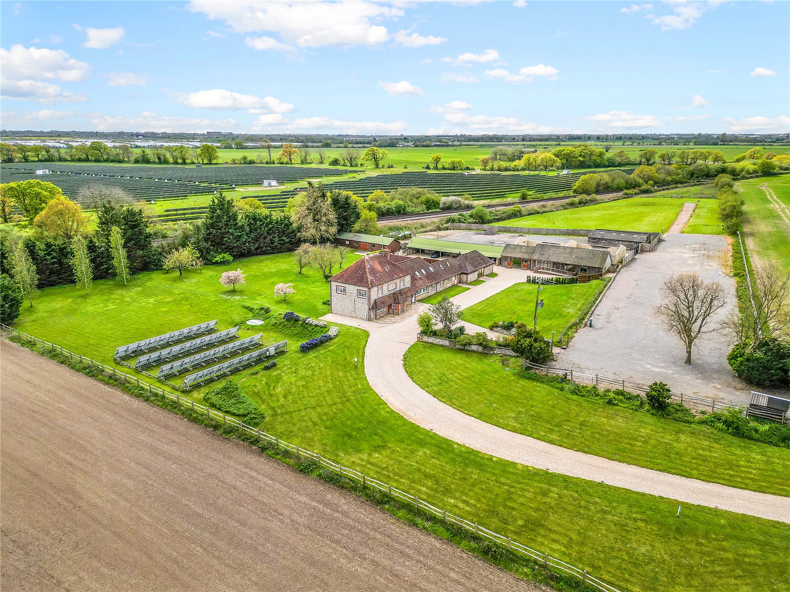 Detached House: for sale in Aldingbourne Chichester