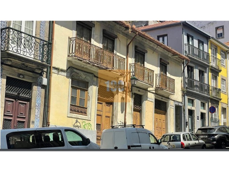 Building on Rua das Taipas