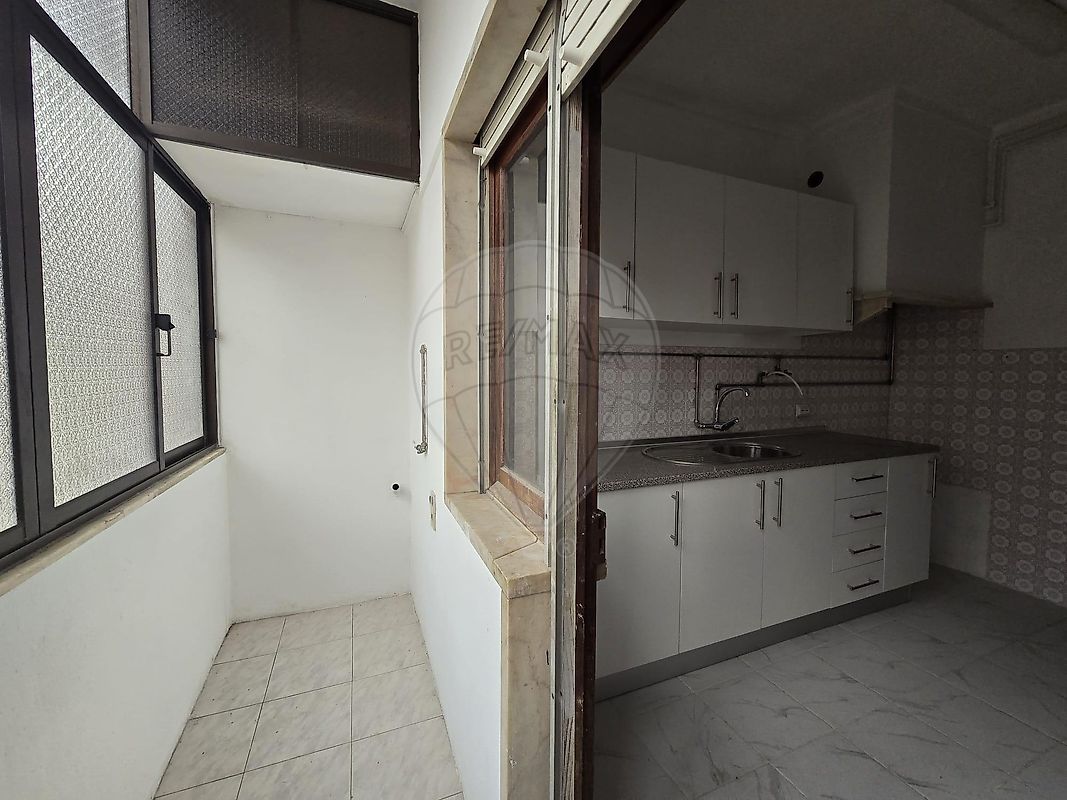 Building for sale in Barreiro, Portugal