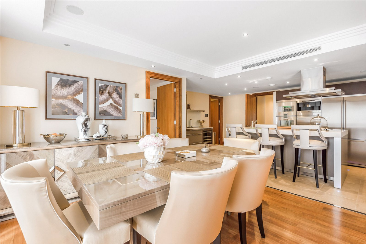 Apartment: for sale in Ascot