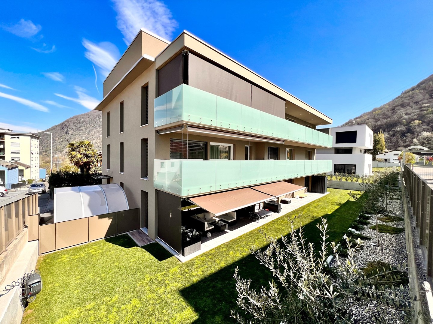 Modern residence with 3 apartments