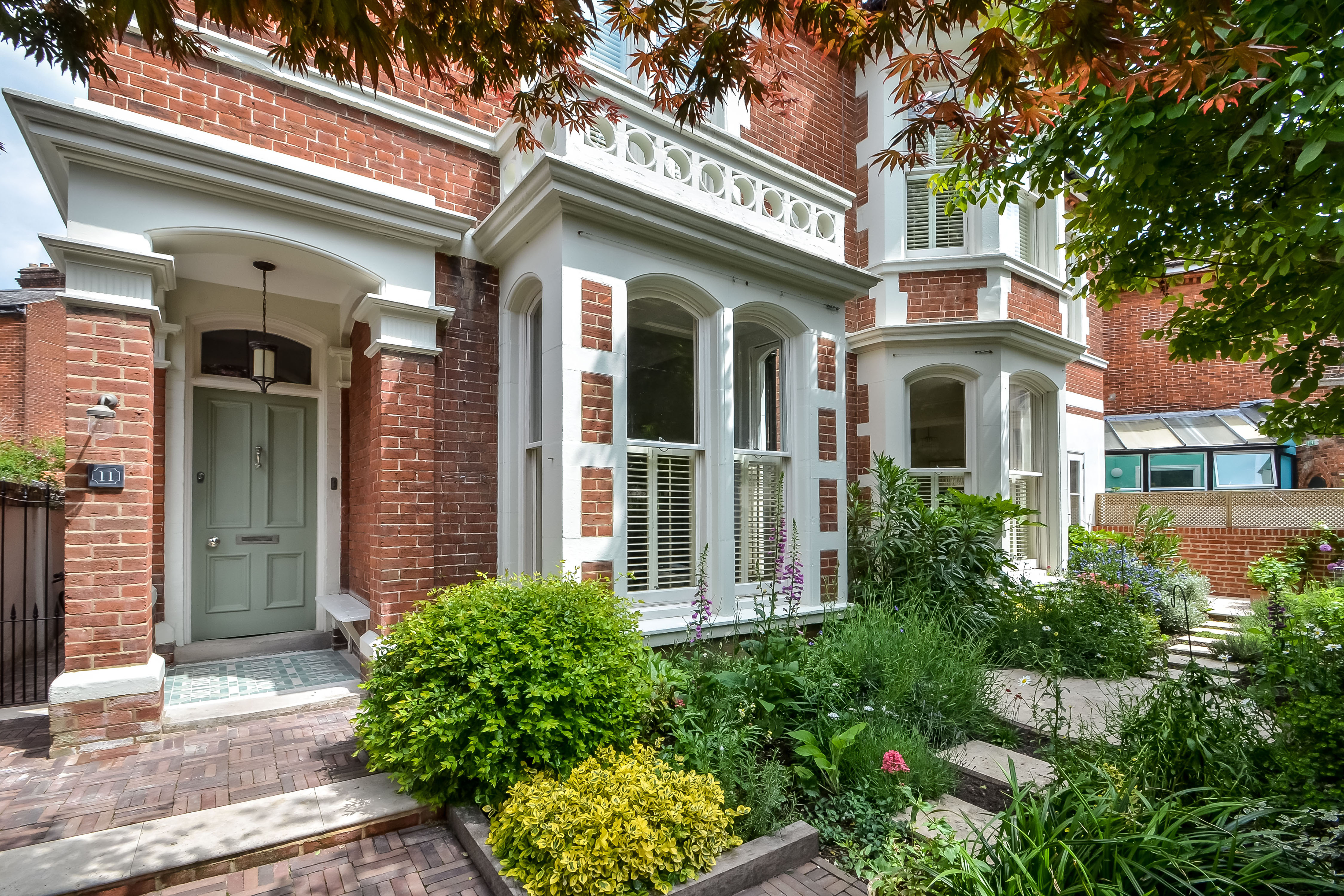 Detached House: for sale in Southsea