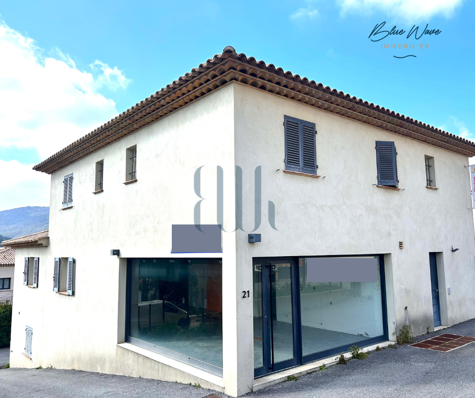 EXCLUSIVITY MIXED BUILDING IDEAL PROFESSIONAL / INVESTOR SAINTE-MAXIME (Camps Ferrat)