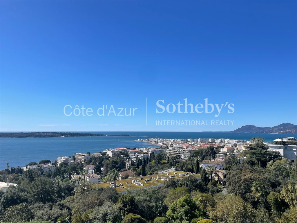 Exceptional apartment on the top floor - 4 rooms - Prestigious residence in Cannes Californie