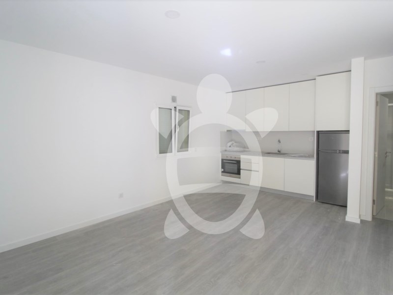 Building on the 2nd Line of the Sea