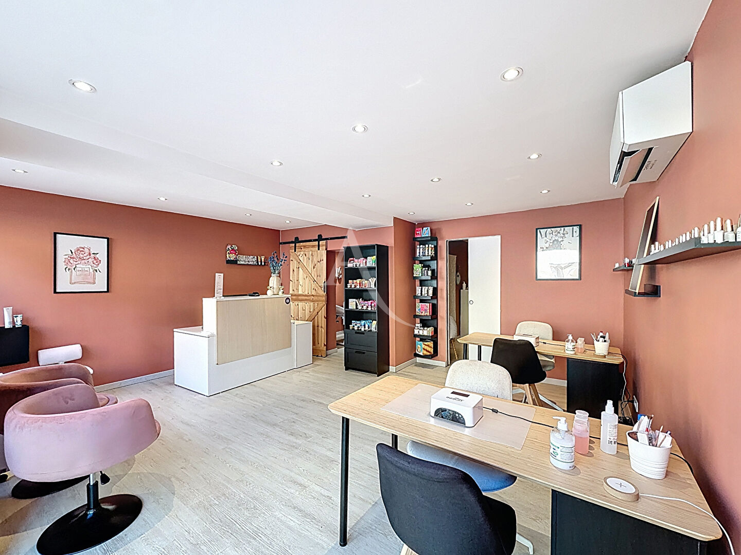 Commercial for sale in Nanteuil-lès-Meaux, France