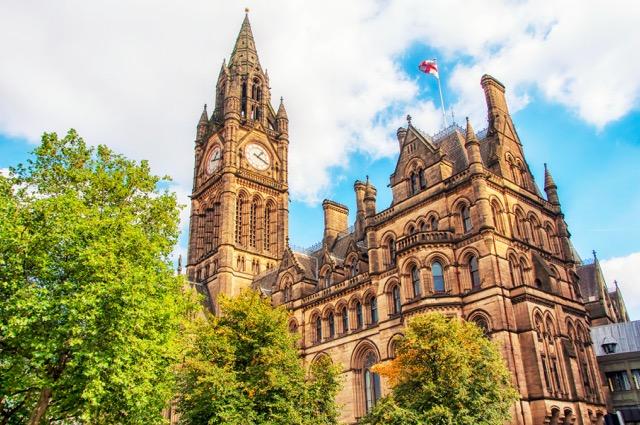 Luxurious Southwest-Facing Duplex Townhouse - 3-Bedroom Gem in Manchester