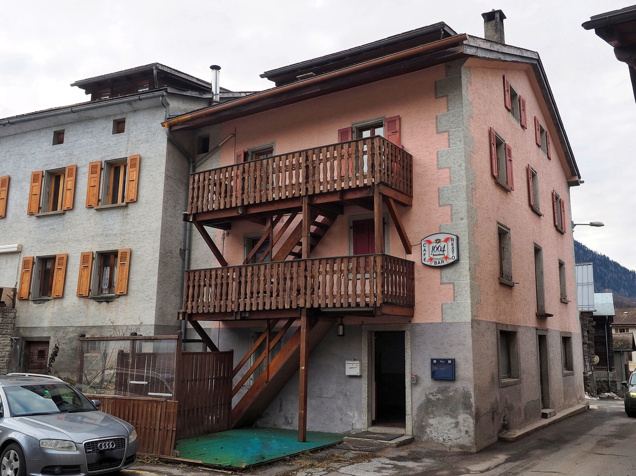 Mixed-use building in Versegères