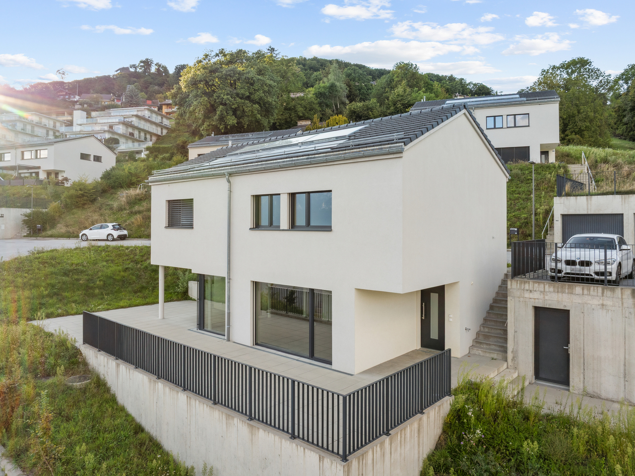 Contemporary family villa in a peaceful area