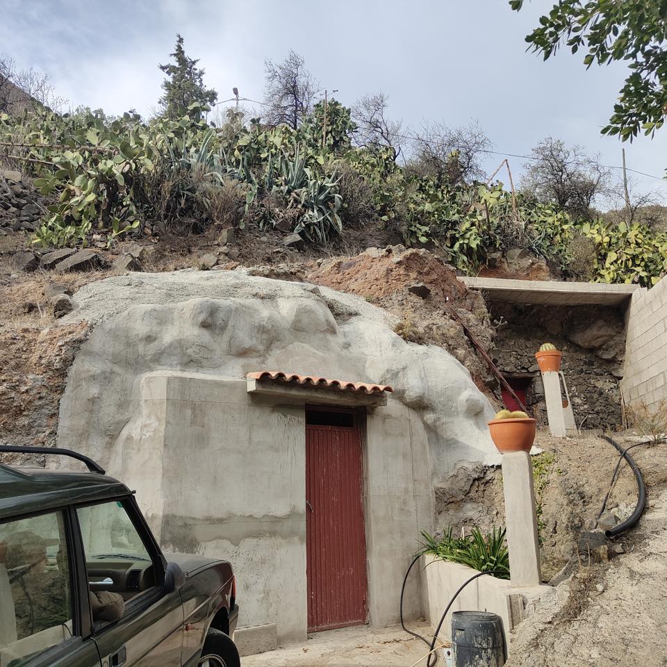 SALE OF LAND WITH CAVES