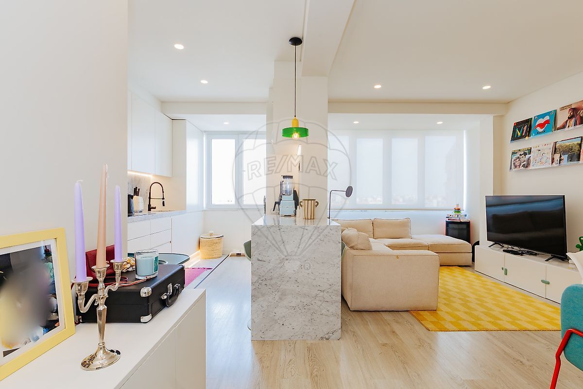 Condo for sale in Amadora, Portugal