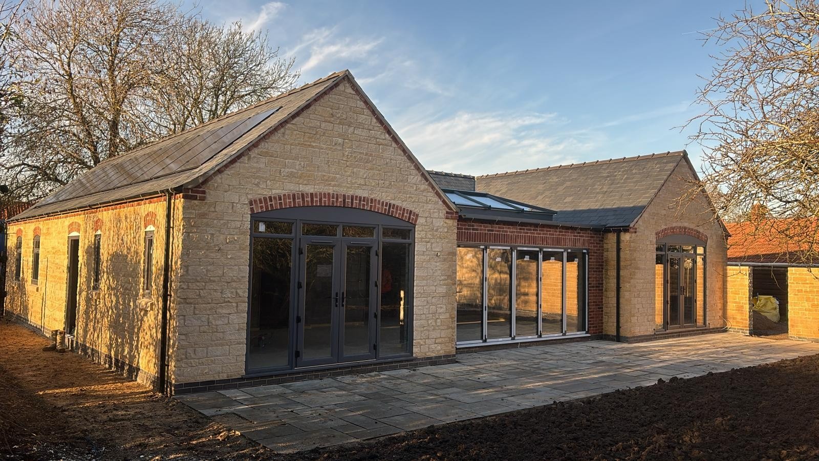 Located in an enviable and private position within the sought-after Lincolnshire Cliff village of Welbourn, this exclusive st