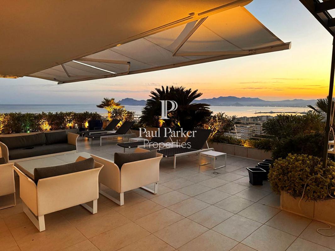 A jewel of light between sky and sea, in the heart of Cannes