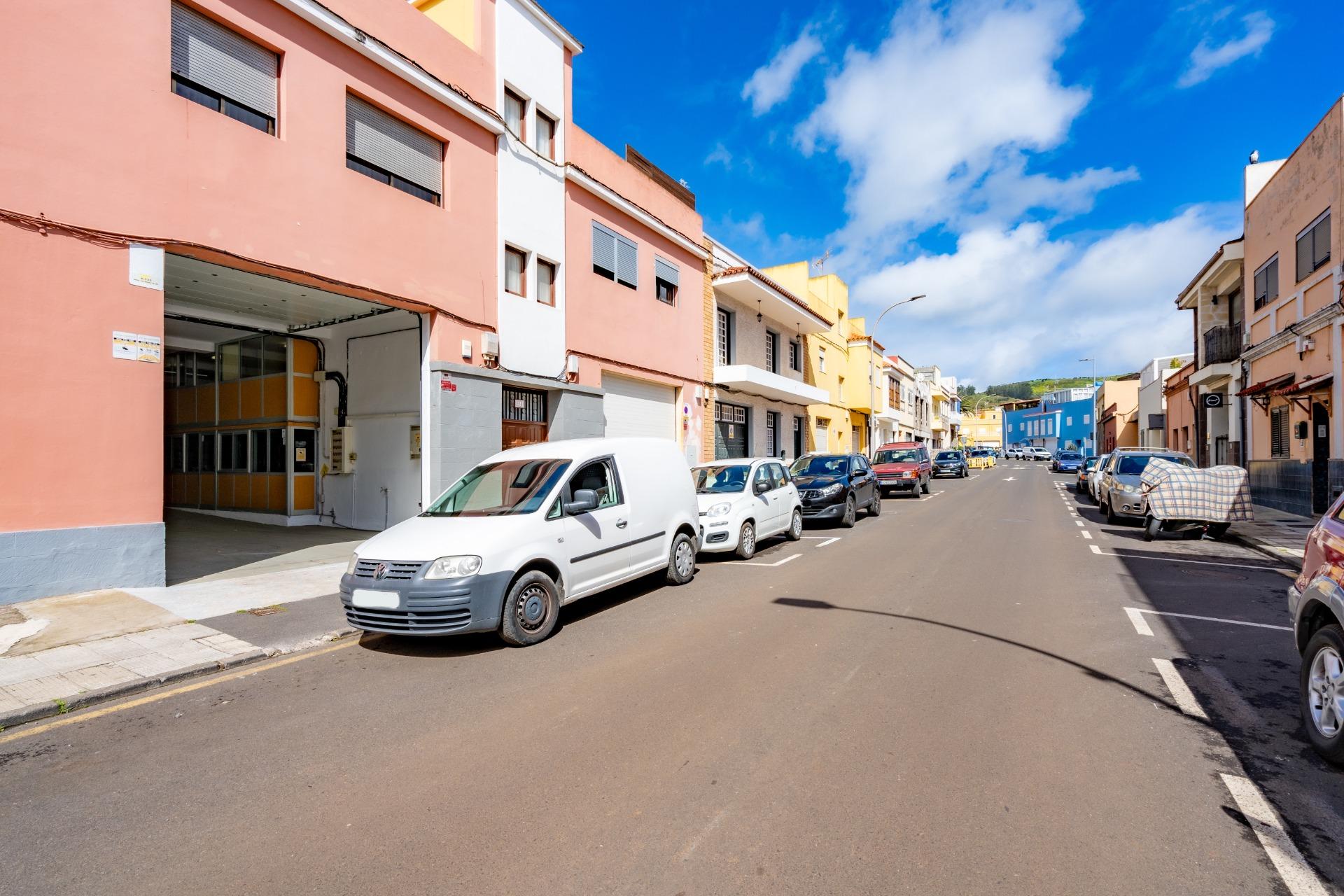 Commercial for sale in San Cristóbal de La Laguna, Spain