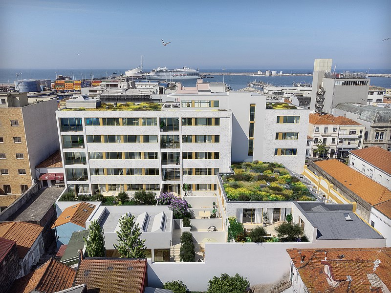 3 bedroom apartment with outdoor area and parking space, next to the beach of Matosinhos