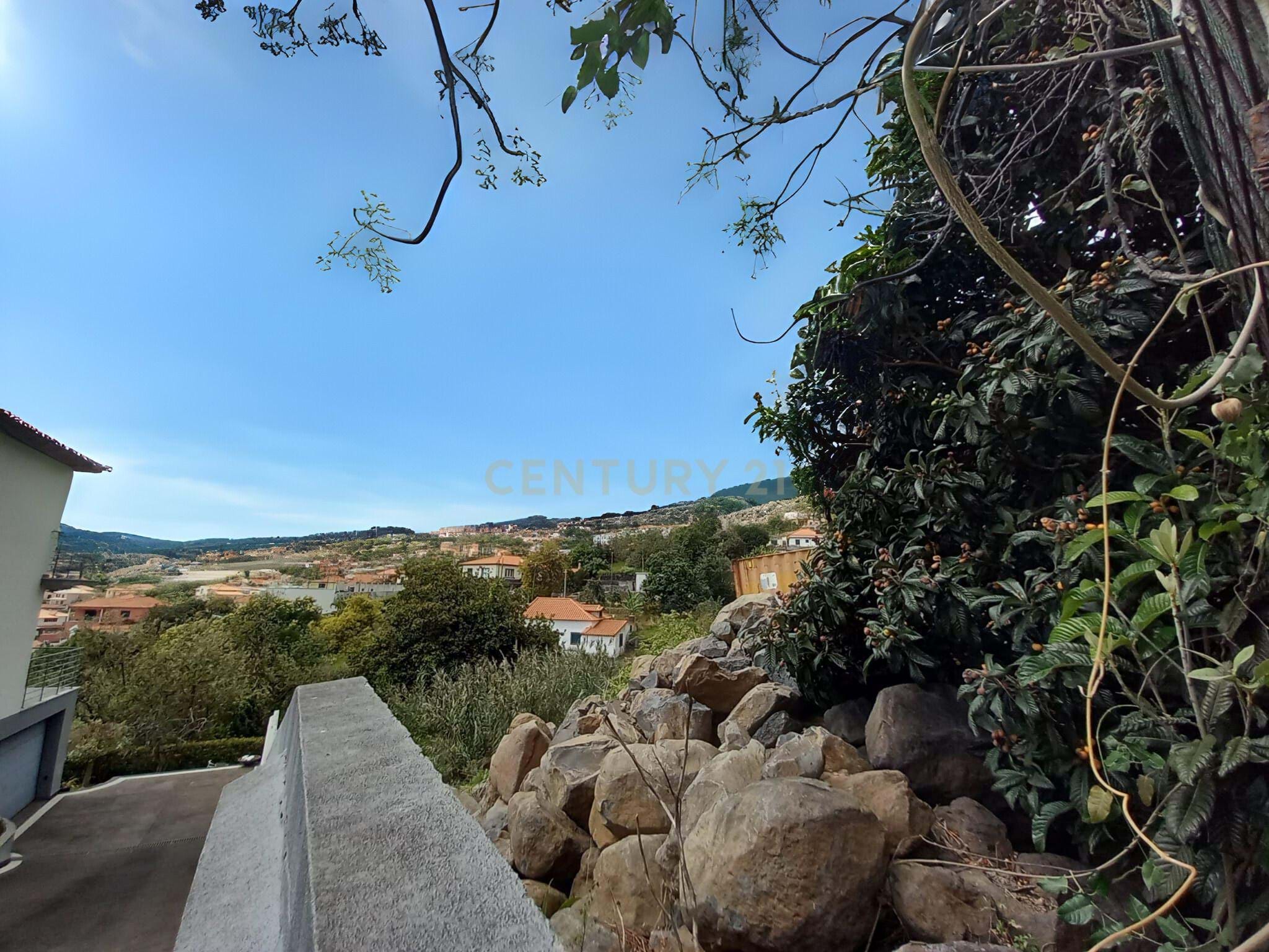 Urban Plot with Approved Project – São Roque, Funchal