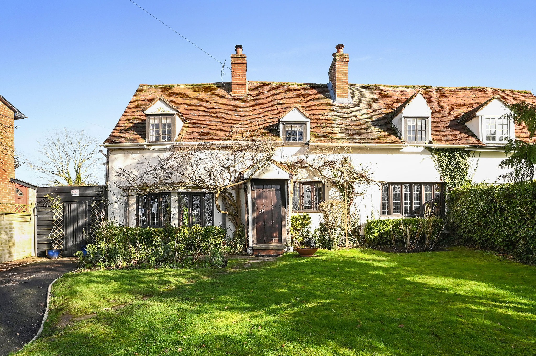 Semi-Detached House: for sale in White Colne Colchester