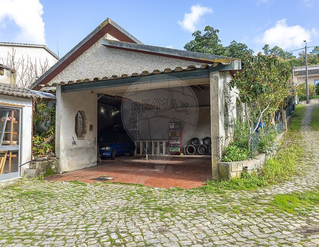 Building for sale in Leiria, Portugal