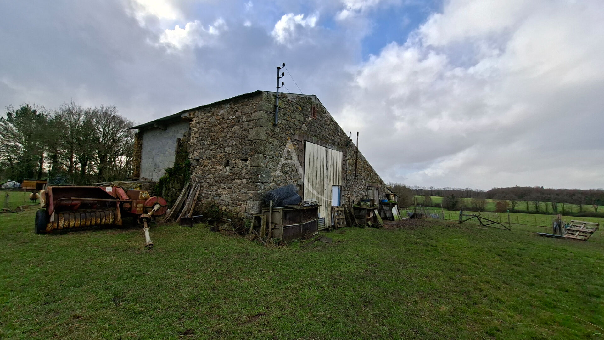 Commercial for sale in Aizenay, France