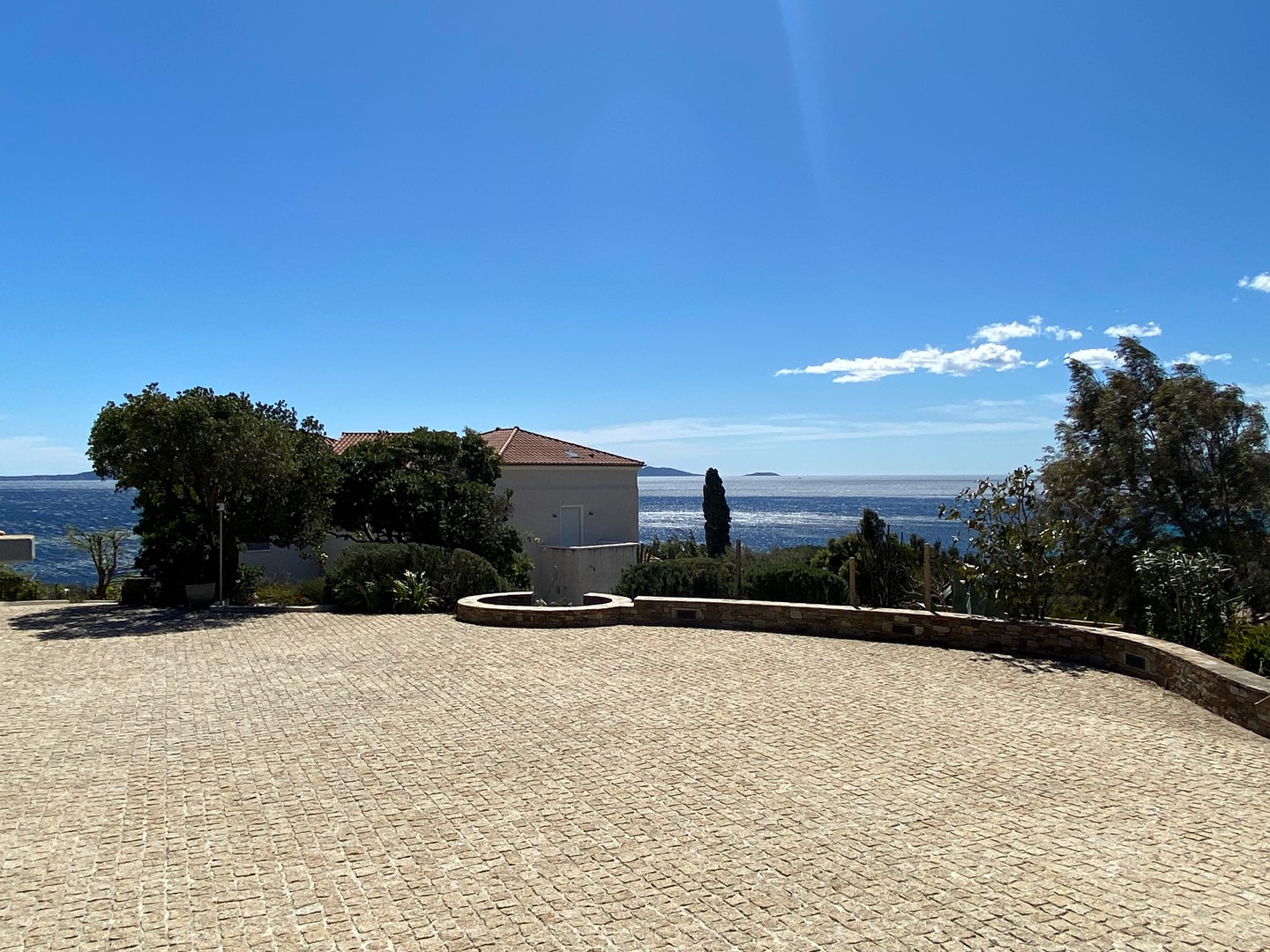 House for sale, 30km from Saint Tropez (Le Lavandou, France)