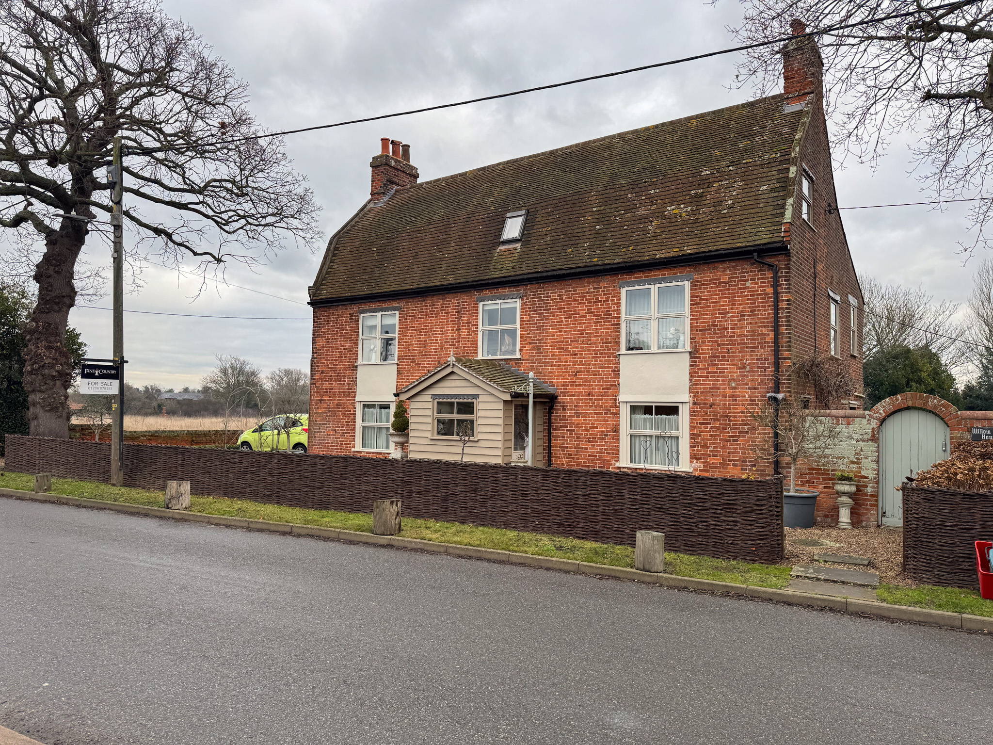 Detached House: for sale in Kirby Cross Frinton-on-Sea