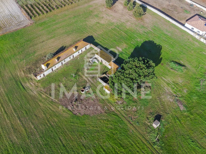 Land with 26,000 m² in Palmela - Privileged Location and High Construction Potential