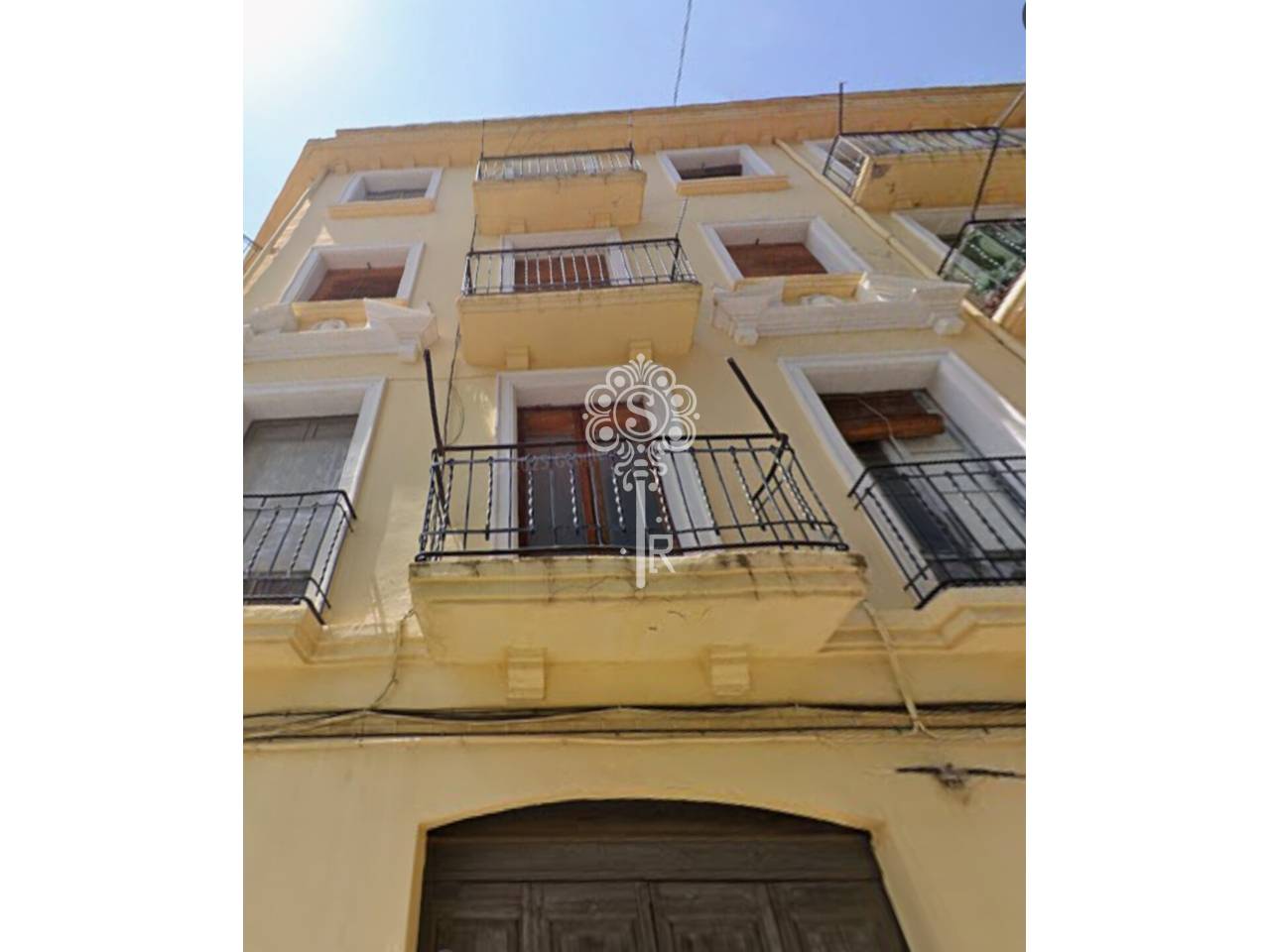 INVESTMENT OPPORTUNITY: FULL BUILDING IN ALCOY (26 APARTMENTS)