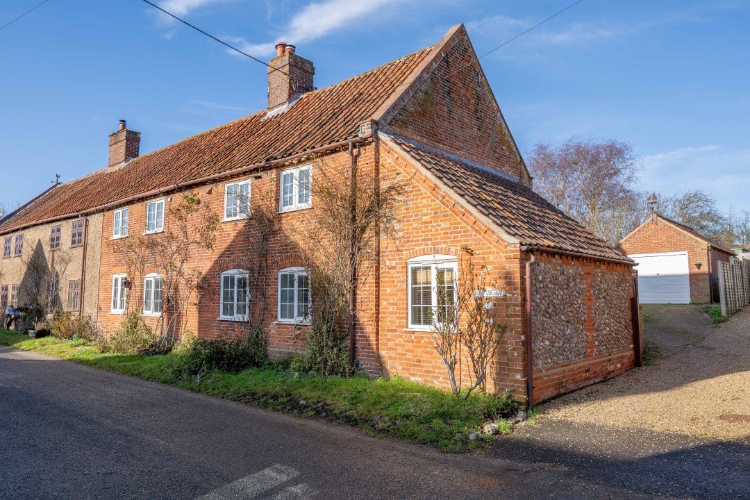 Cottage: for sale in North Creake Fakenham