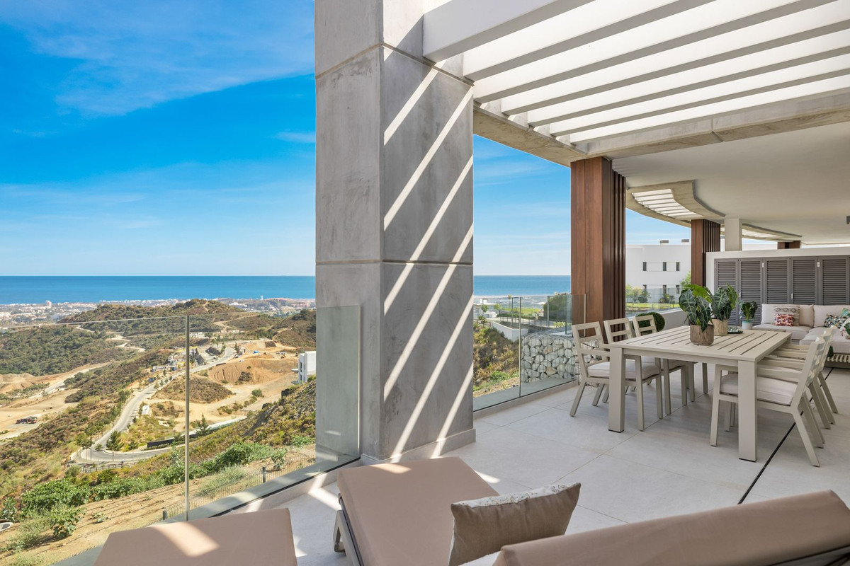 Condo for sale in Benahavís, Spain