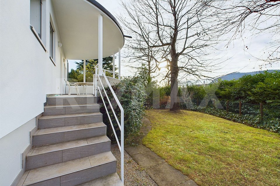 Casa unifamiliare con giardino - quartiere residenziale e tranquillo