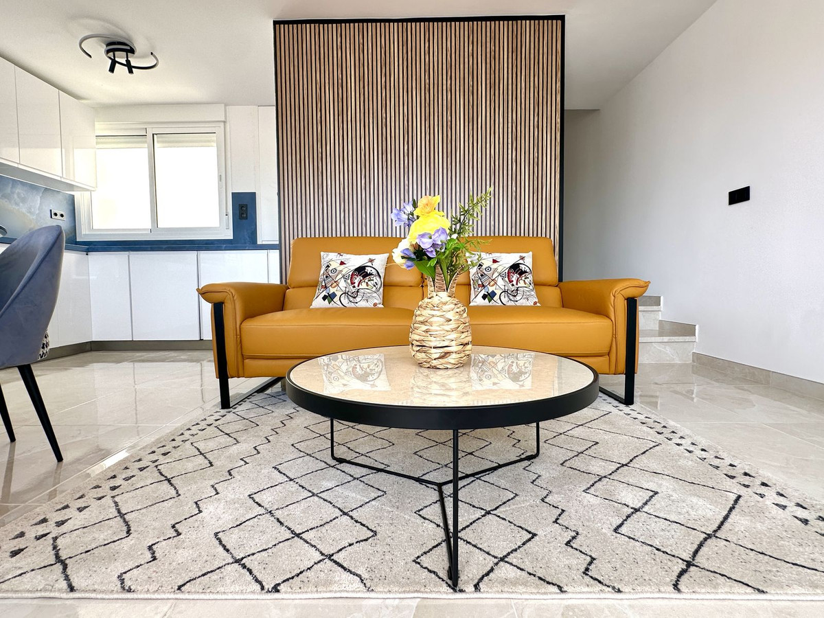 Condo for sale in Las Lagunas, Spain