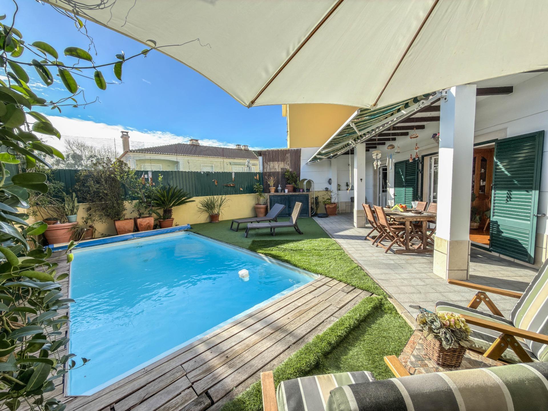 4+1 Bedroom Villa with Swimming Pool in Gated Community