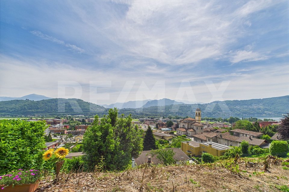 Terreno edificabile con vista lago ad Agno: posizione centrale e tranquilla