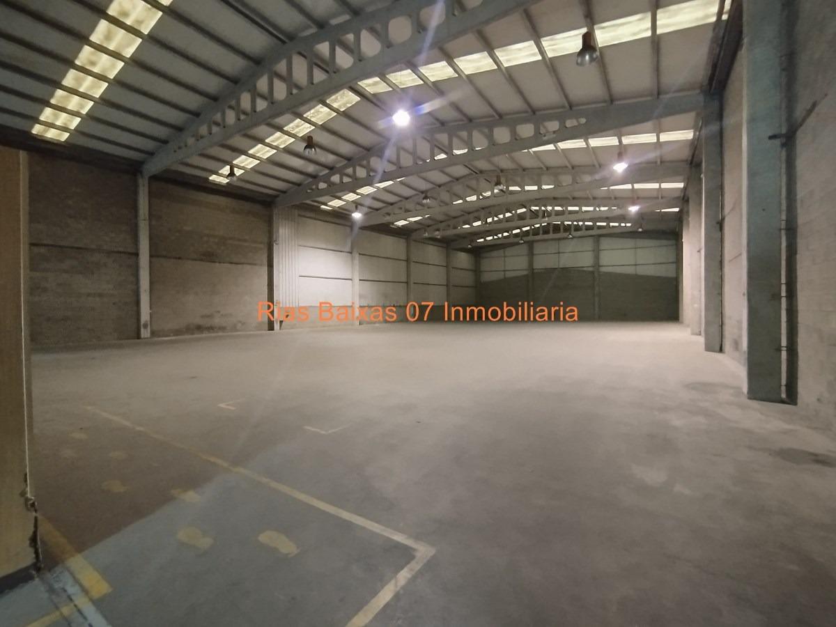 REF 7035 INDUSTRIAL WAREHOUSE 1.200m2 WITH 2 LOADING DOCKS (OR PORRIÑO)