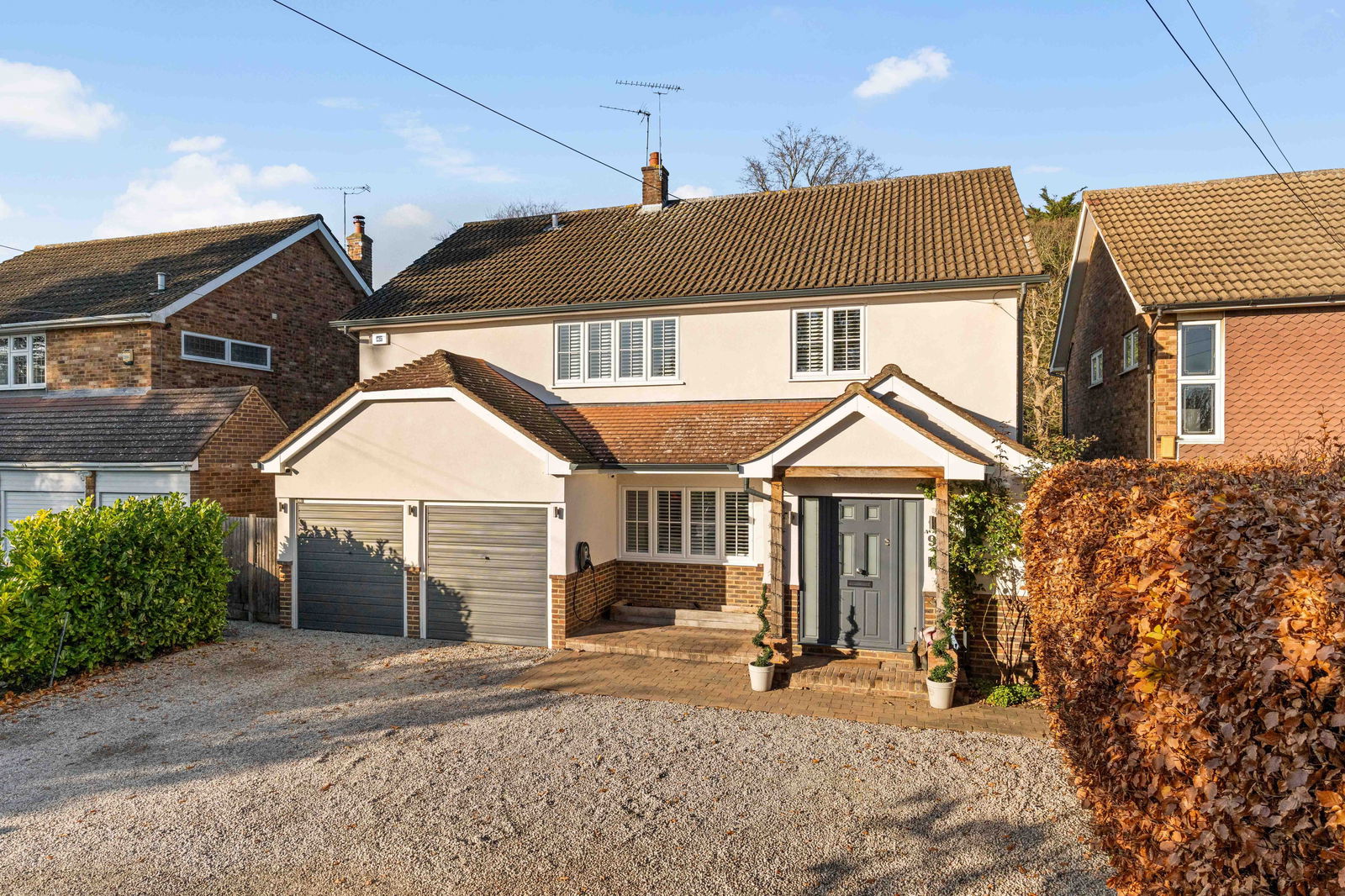 Detached House: for sale in Brentwood Brentwood