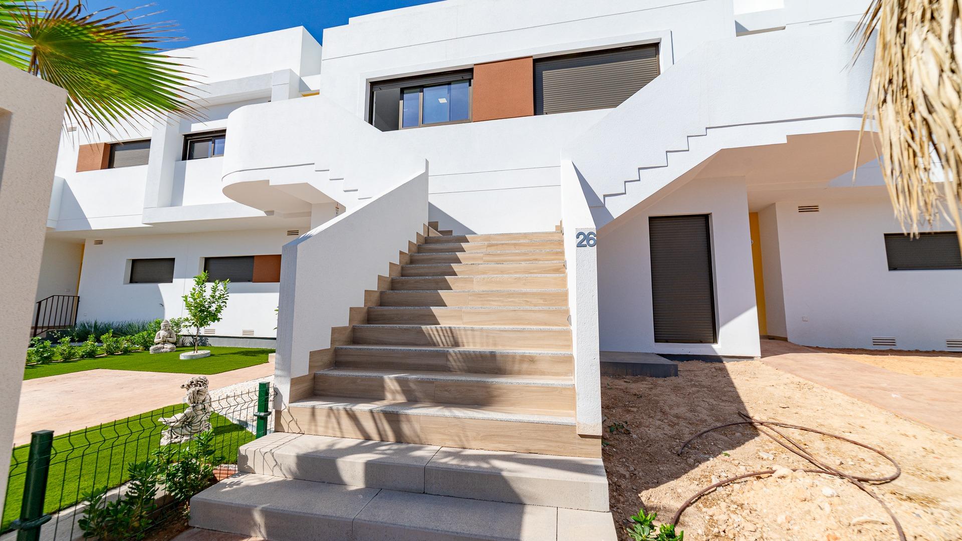 EXCLUSIVE TOP-FLOOR BUNGALOW IN VISTABELLA GOLF – KEY-READY, BRAND NEW, WITH PRIVATE SOLARIUM