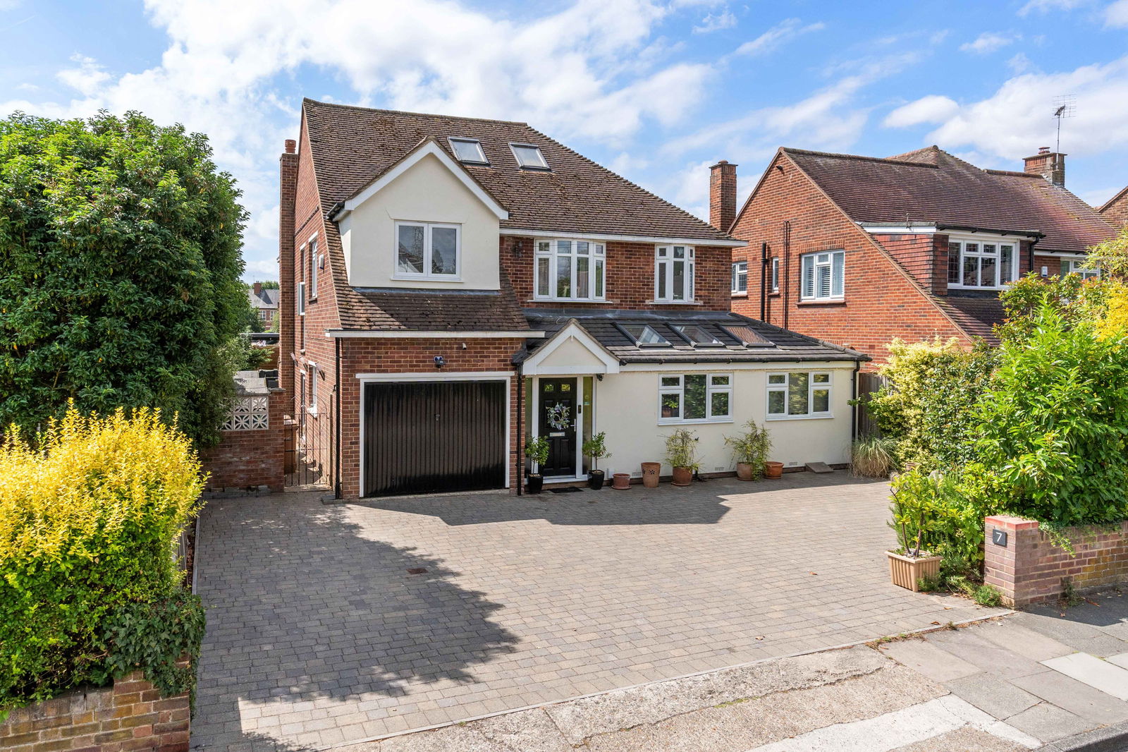 Under Offer: Detached House for sale in Chelmsford, Chelmsford