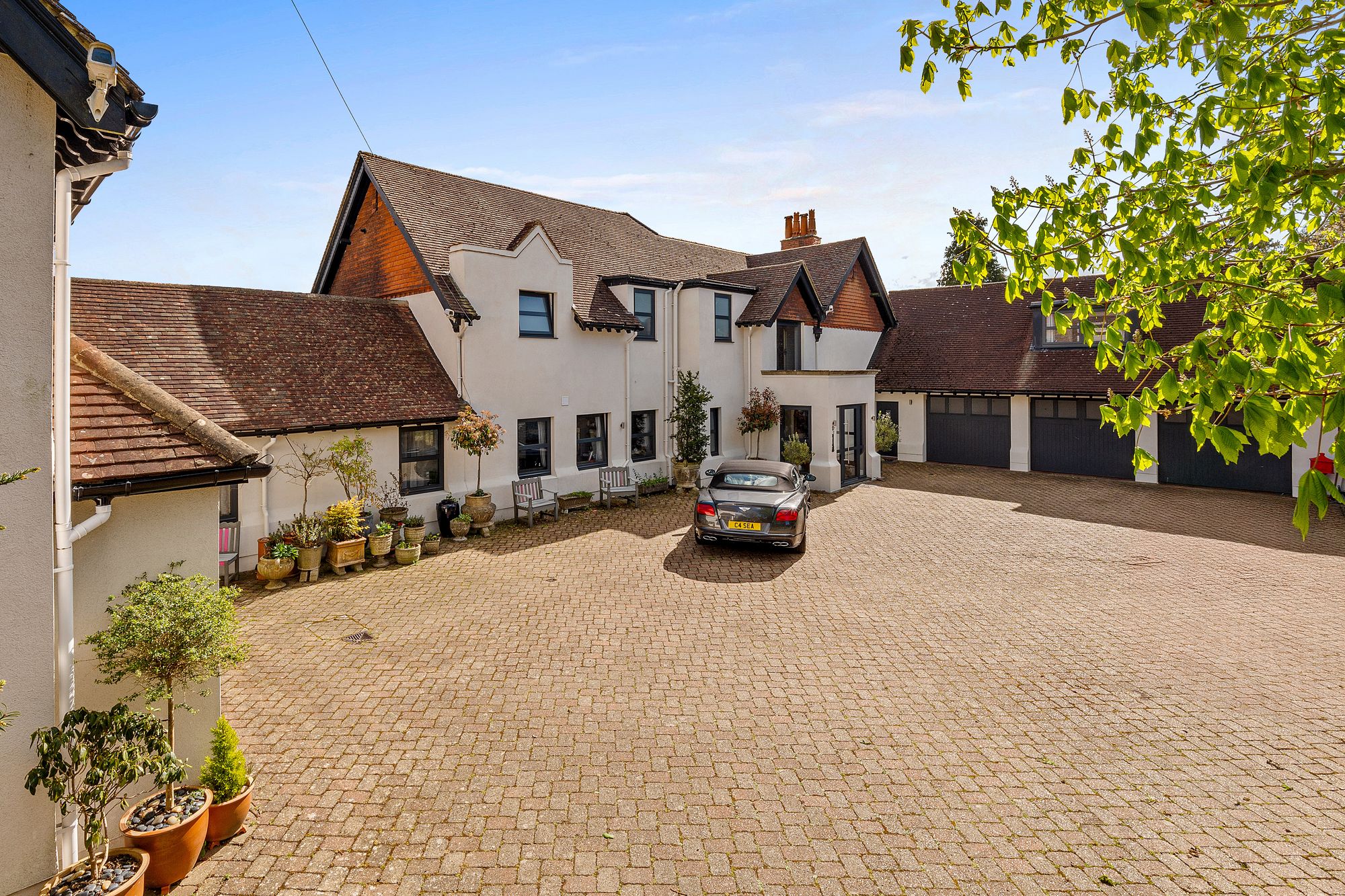 House: for sale in Warlingham